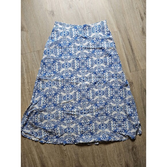 Dresses & Skirts - Joie Blue White Boho Print Midi Skirt Women’s Size M NWT